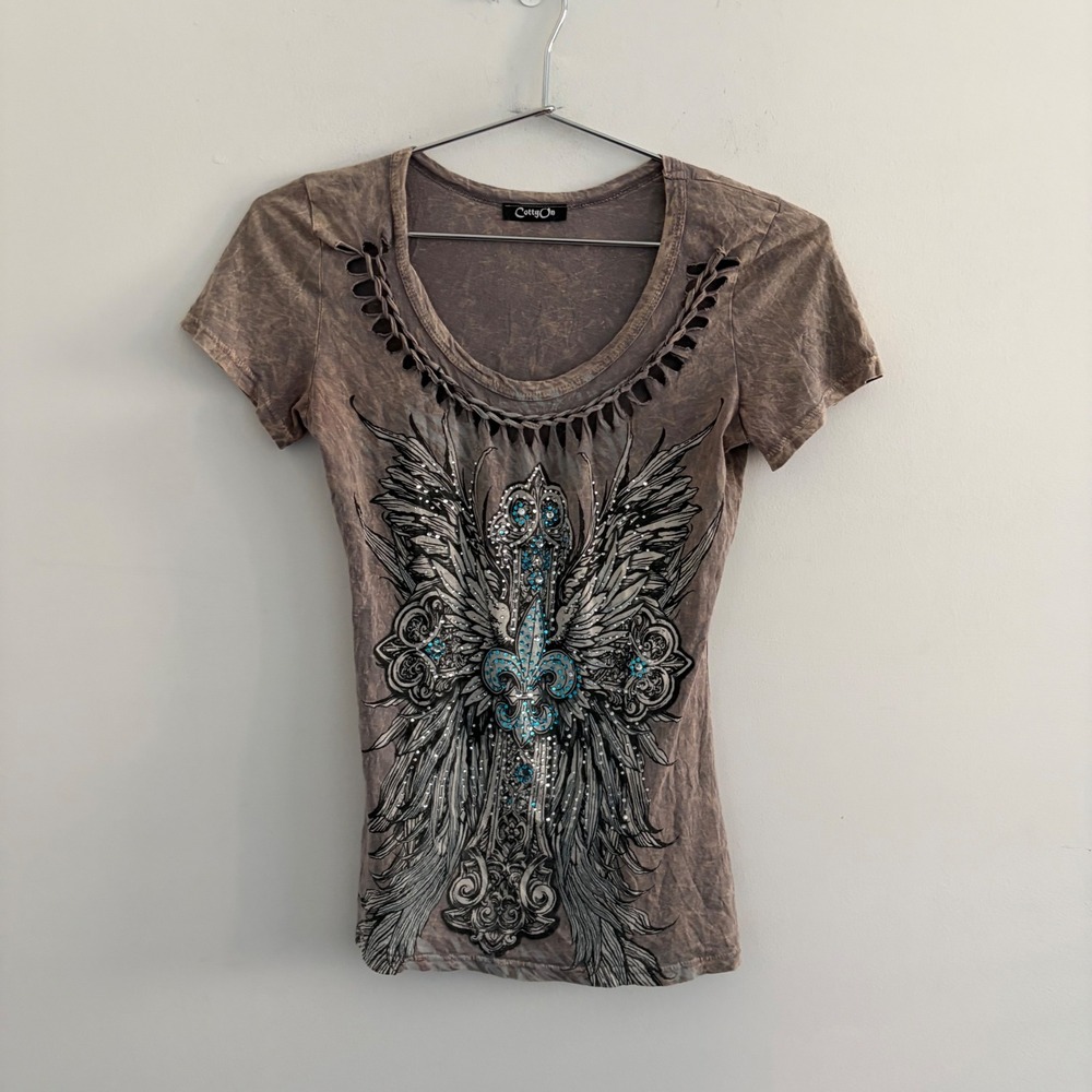 CottyOn Women Brown Acid Wash Fleur De Lis Wing Graphic T-Shirt Y2K Rhinestone